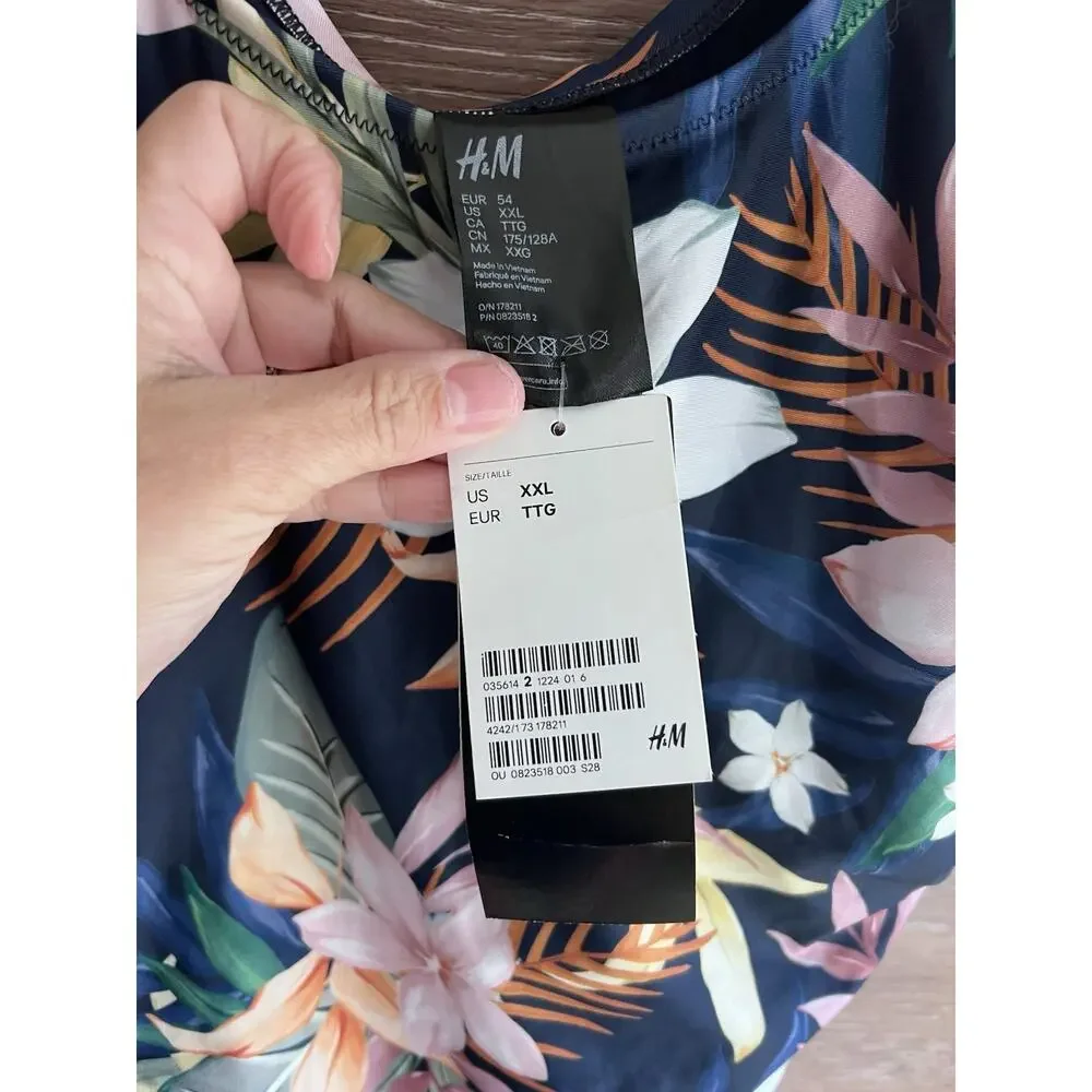 H&M Tropical Floral One Piece Swim Suit Size XXL Scoop Neck Flattering Beach